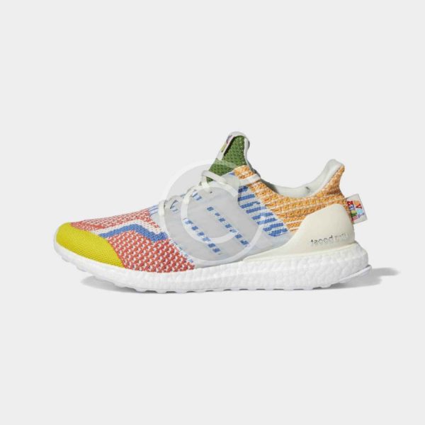 ULTRABOOST DNA SHOE